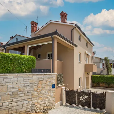 Cvitan By Interhome Vakantiehuis Tinjan