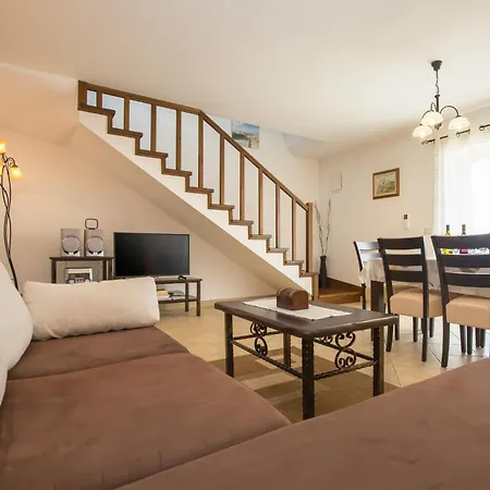 Vakantiehuis Cvitan By Interhome Tinjan