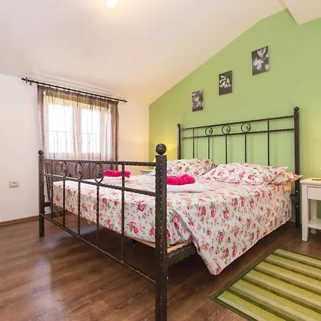 Vakantiehuis Cvitan By Interhome